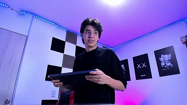 jeycobb online show from April 20, 2026, 1:30 am