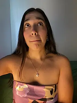 Snapshot of SabrinaEvanss_ chatting on March 18, 2026, 9:04 pm SabrinaEvanss online show from March 18, 2026, 9:04 pm