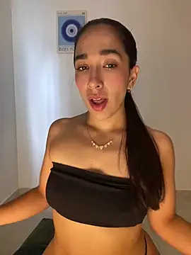 Snapshot of SabrinaEvanss_ chatting on May 5, 2026, 12:08 pm SabrinaEvanss online show from May 5, 2026, 12:08 pm