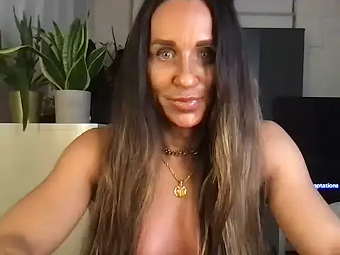 GluteQueenE online show from November 5, 2025, 11:52 pm