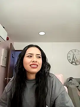 Snapshot of VictoriaVixxen chatting on October 15, 2025, 2:43 am VictoriaVixxen online show from October 15, 2025, 2:43 am