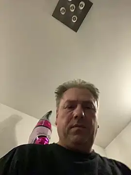 Snapshot of Sklavekay chatting on March 1, 2026, 10:43 pm Sklavekay online show from March 1, 2026, 10:43 pm