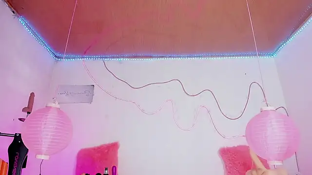 Snapshot of shannon_kinne_ chatting on December 16, 2025, 1:37 pm shannon kinne online show from December 16, 2025, 1:37 pm