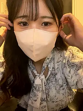Snapshot of Aika_JP chatting on October 7, 2025, 7:31 am Aika JP online show from October 7, 2025, 7:31 am