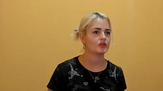 lili latina47 online show from March 5, 2026, 11:43 pm