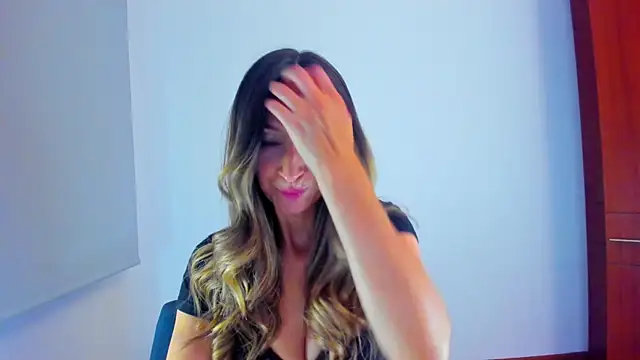 Velourmuse online show from April 9, 2026, 11:11 pm