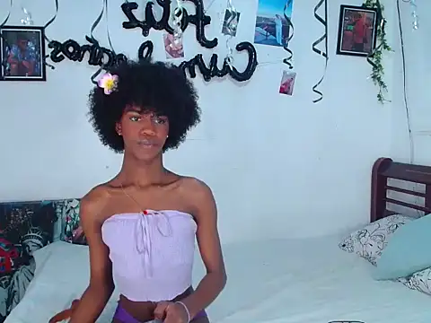 Snapshot of Kiara_valente chatting on October 15, 2025, 2:14 pm Kiara valente online show from October 15, 2025, 2:14 pm