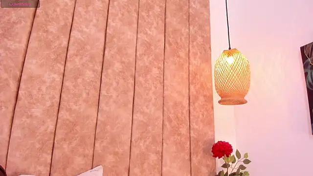  alishaa c online show from November 14, 2025, 3:32 am