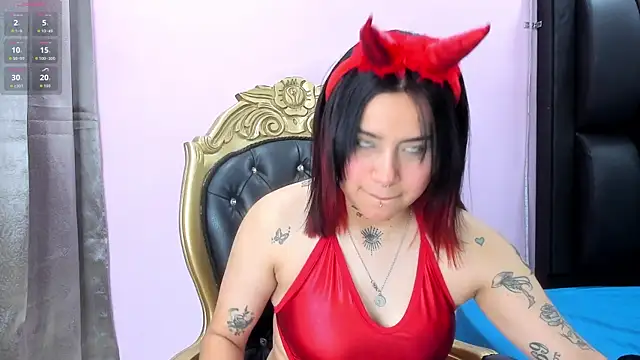 Snapshot of Nixielee_ chatting on October 16, 2025, 12:57 pm Nixielee online show from October 16, 2025, 12:57 pm