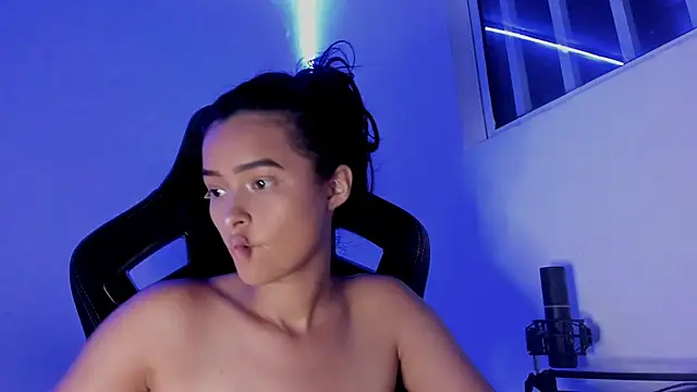 Madeline jade online show from December 19, 2025, 4:05 am