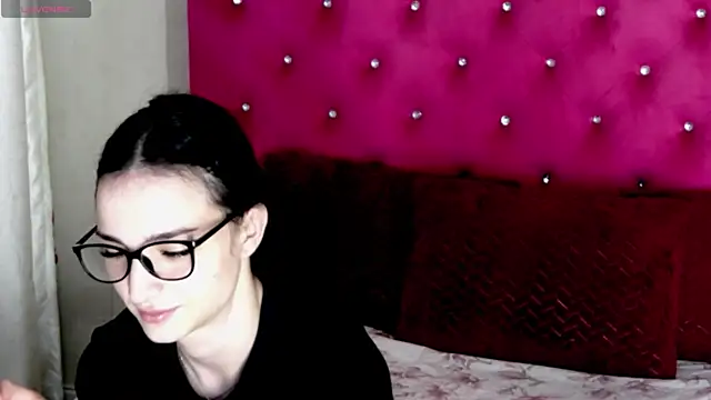 Snapshot of KimmySprinkles chatting on October 10, 2025, 7:25 pm KimmySprinkles online show from October 10, 2025, 7:25 pm