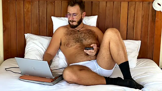 Snapshot of mrmaxiy chatting on May 29, 2026, 5:57 am mrmaxiy online show from May 29, 2026, 5:57 am