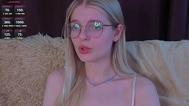 MonicaShiny online show from November 15, 2025, 6:23 pm