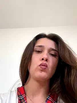 Snapshot of MayaVonDe chatting on November 4, 2025, 6:44 pm MayaVonDe online show from November 4, 2025, 6:44 pm