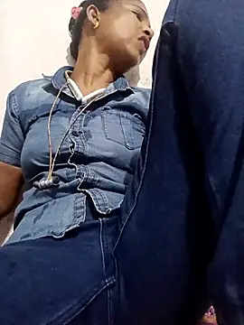 Hotty-romi3 online show from October 19, 2025, 2:42 pm