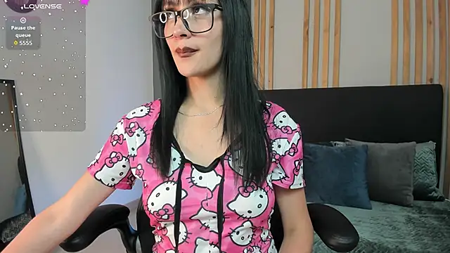 Snapshot of Lisie_tigth chatting on October 15, 2025, 4:11 am Lisie tigth online show from October 15, 2025, 4:11 am