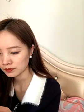 Snapshot of Mile-m chatting on January 6, 2026, 4:38 am Mile-m online show from January 6, 2026, 4:38 am