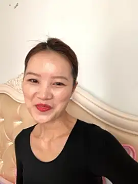 Snapshot of Mile-m chatting on January 14, 2026, 4:27 am Mile-m online show from January 14, 2026, 4:27 am