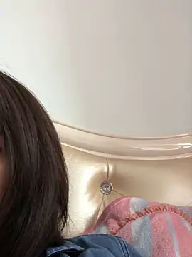 Mile-m online show from April 11, 2026, 4:53 am