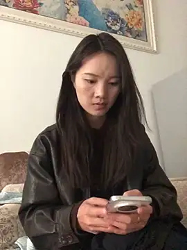 Snapshot of Mile-m chatting on March 1, 2026, 6:35 am Mile-m online show from March 1, 2026, 6:35 am