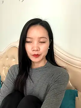 Mile-m online show from November 27, 2025, 4:57 am