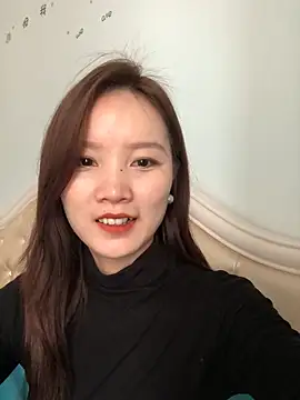 Snapshot of Mile-m chatting on December 21, 2025, 6:15 am Mile-m online show from December 21, 2025, 6:15 am