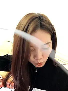 Snapshot of Mile-m chatting on January 10, 2026, 8:42 am Mile-m online show from January 10, 2026, 8:42 am