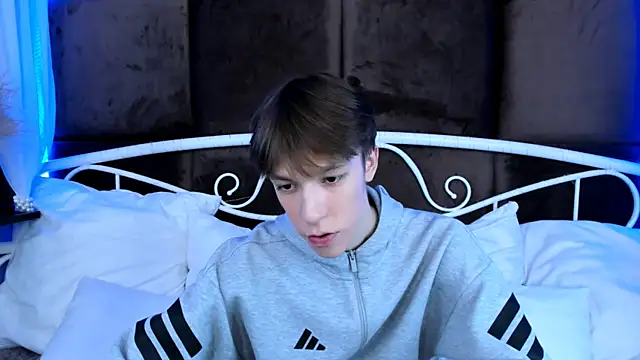 MarkBranston online show from November 16, 2025, 10:42 am