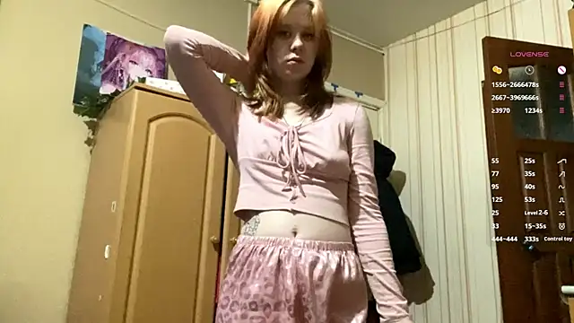 AnitaVanruiten online show from October 29, 2025, 7:51 am