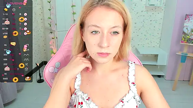 Snapshot of Emma_Garcias chatting on October 18, 2025, 11:56 am Emma Garcias online show from October 18, 2025, 11:56 am
