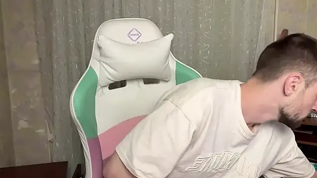 Snapshot of Iveraan chatting on November 2, 2025, 6:35 pm Iveraan online show from November 2, 2025, 6:35 pm