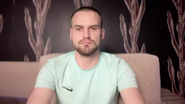 Snapshot of Iveraan chatting on October 21, 2025, 5:01 pm Iveraan online show from October 21, 2025, 5:01 pm