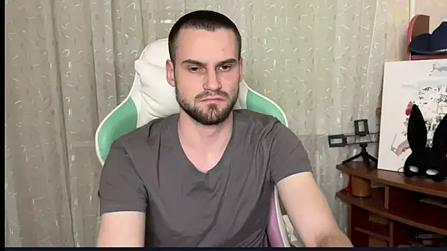 Snapshot of Iveraan chatting on October 30, 2025, 8:28 pm Iveraan online show from October 30, 2025, 8:28 pm