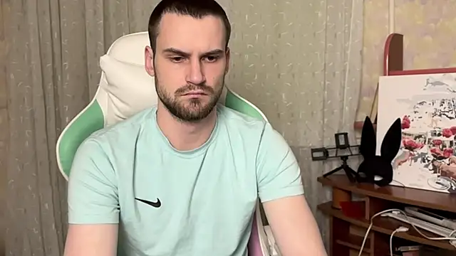 Snapshot of Iveraan chatting on November 9, 2025, 7:07 pm Iveraan online show from November 9, 2025, 7:07 pm