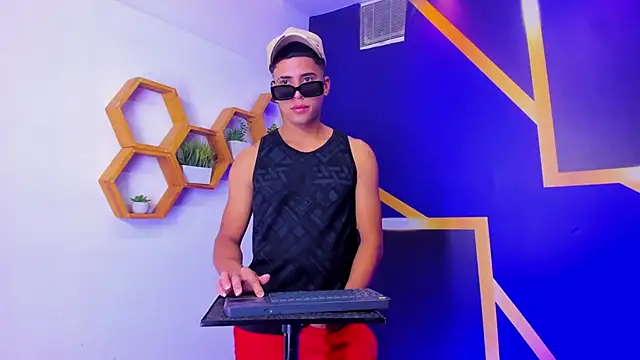 Snapshot of Play_boys_Hot2 chatting on October 14, 2025, 1:01 pm Play boys Hot2 online show from October 14, 2025, 1:01 pm