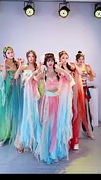 Snapshot of HuangGuan-888 chatting on October 4, 2025, 4:30 pm HuangGuan-888 online show from October 4, 2025, 4:30 pm