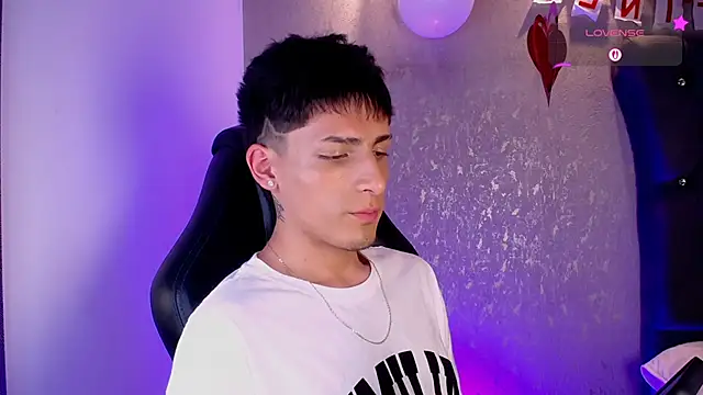 MateoMitchell online show from February 12, 2026, 5:07 am