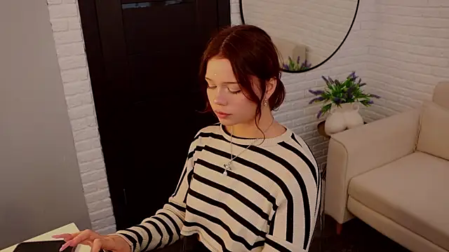 Sarah babyyy online show from October 6, 2025, 10:49 am