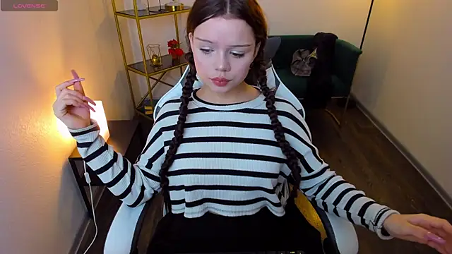 Sarah babyyy online show from October 15, 2025, 6:11 am