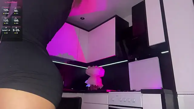 Snapshot of Selene_Vellour chatting on February 25, 2026, 3:18 am Selene Vellour online show from February 25, 2026, 3:18 am