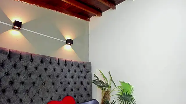 COMPTON 01 online show from December 2, 2025, 3:52 am