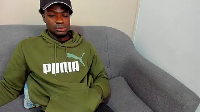 Snapshot of COMPTON_01 chatting on October 10, 2025, 1:12 pm COMPTON 01 online show from October 10, 2025, 1:12 pm