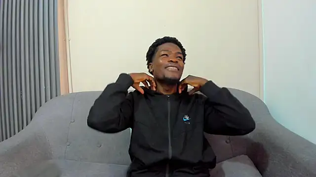 Snapshot of COMPTON_01 chatting on October 8, 2025, 1:12 pm COMPTON 01 online show from October 8, 2025, 1:12 pm