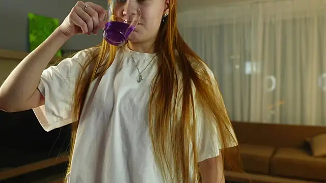 MarindaRuud online show from November 24, 2025, 12:16 pm