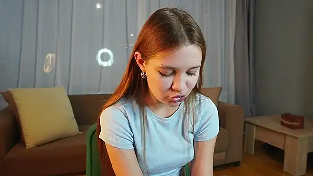 MarindaRuud online show from October 17, 2025, 1:02 pm