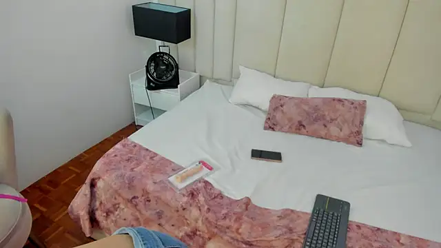 Snapshot of Alanha__ chatting on November 22, 2025, 3:27 am Alanha online show from November 22, 2025, 3:27 am