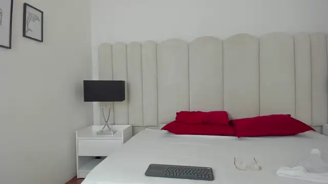 Snapshot of Alanha__ chatting on December 4, 2025, 4:22 am Alanha online show from December 4, 2025, 4:22 am