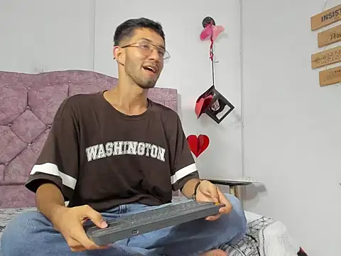 ianthompsoncut online show from October 10, 2025, 11:16 pm