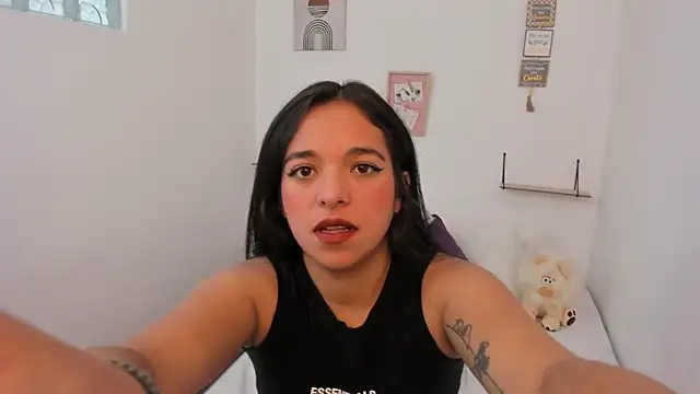 Snapshot of Veronica_gonzales chatting on October 18, 2025, 1:35 pm Veronica gonzales online show from October 18, 2025, 1:35 pm