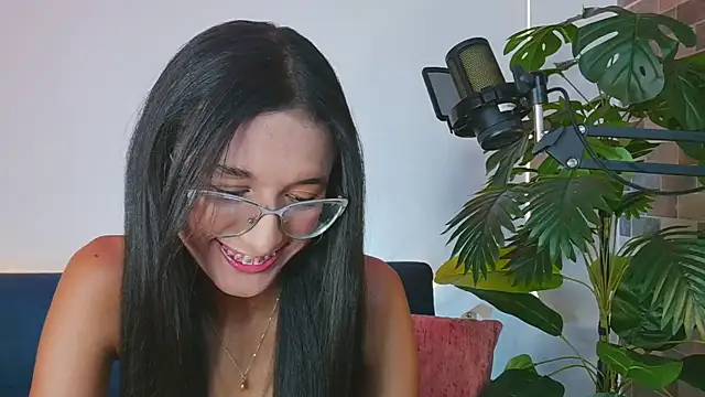 Snapshot of luna_valen chatting on May 29, 2026, 3:56 am luna valen online show from May 29, 2026, 3:56 am